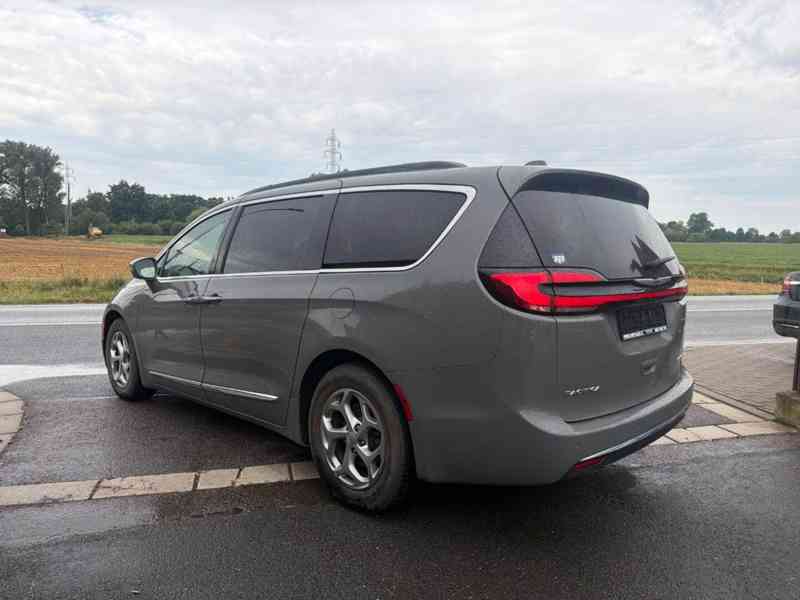 Chrysler Pacifica 3,6 RU Limited Radar 360 2022 - foto 21