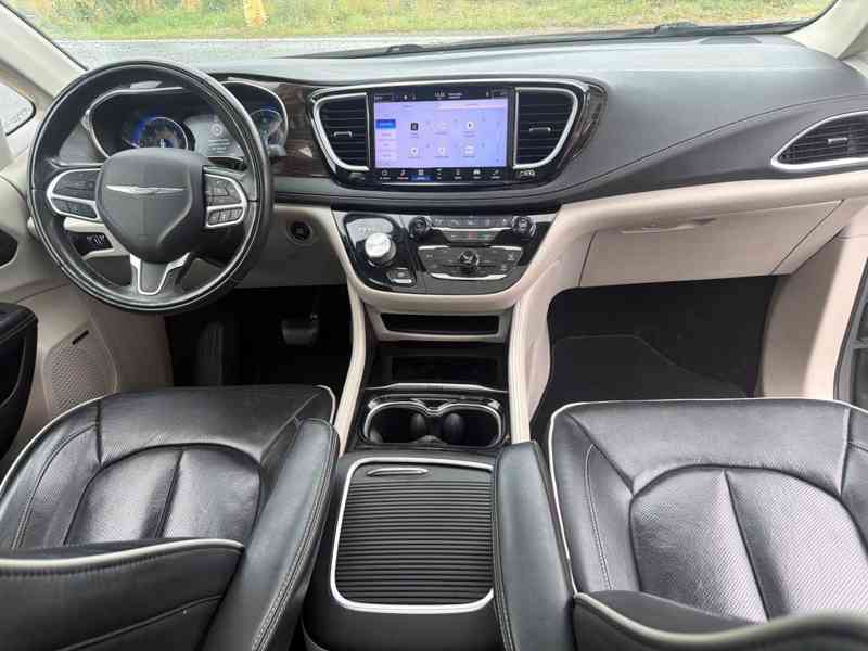 Chrysler Pacifica 3,6 RU Limited Radar 360 2022 - foto 11