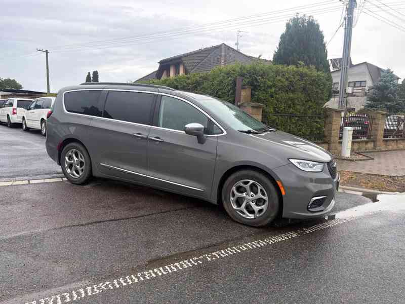 Chrysler Pacifica 3,6 RU Limited Radar 360 2022 - foto 1