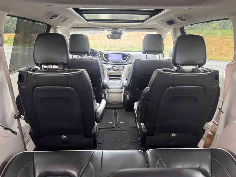 Chrysler Pacifica 3,6 RU Limited Radar 360 2022 - foto 8