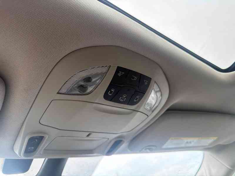 Chrysler Pacifica 3,6 RU Limited Radar 360 2022 - foto 17