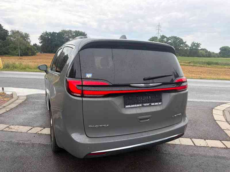 Chrysler Pacifica 3,6 RU Limited Radar 360 2022 - foto 23