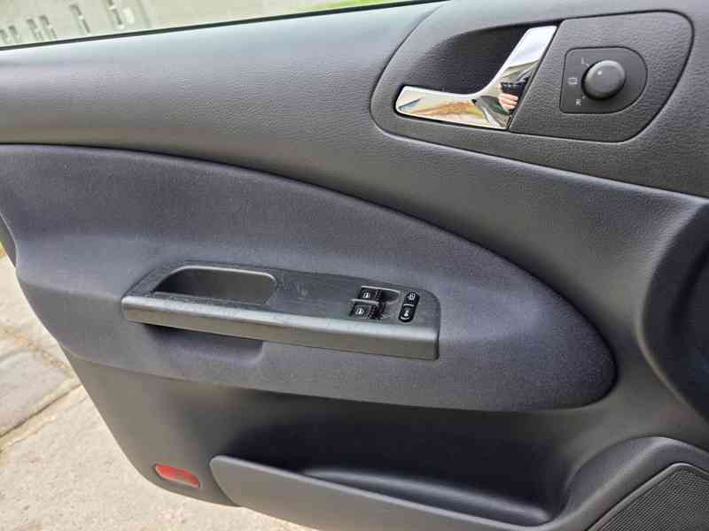 Škoda Octavia I, kombi 1.6 - foto 9