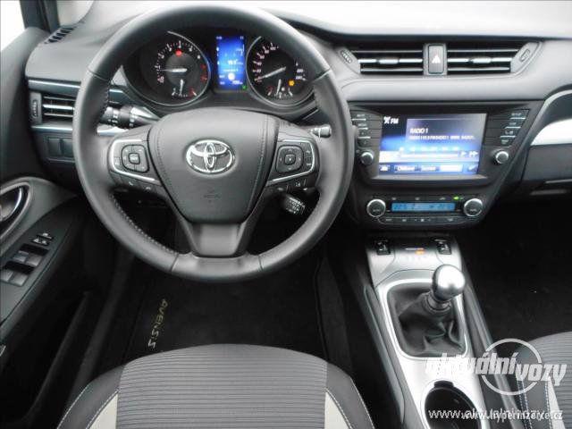 Toyota Avensis 1.8, benzín,  2017 - foto 4