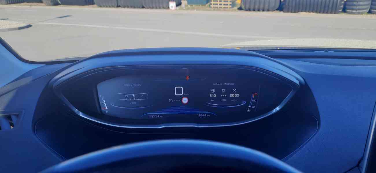 Peugeot 5008 2.0 hdi - foto 6