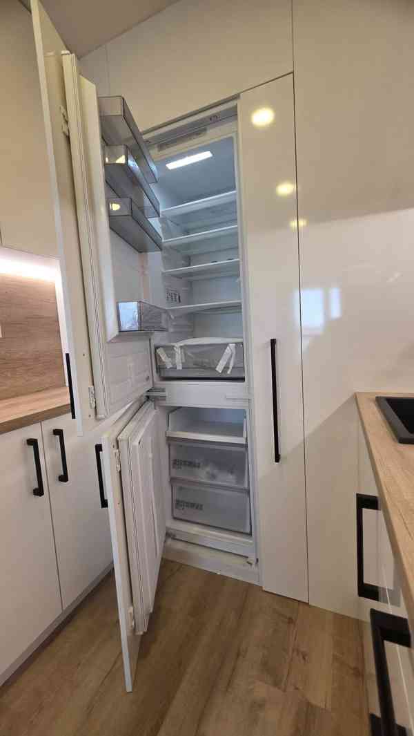 Byt 2+kk s lodžií po kompletní rekonstrukci, celkem 54 m² - foto 3