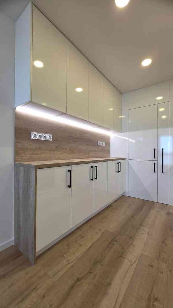 Byt 2+kk s lodžií po kompletní rekonstrukci, celkem 54 m² - foto 4