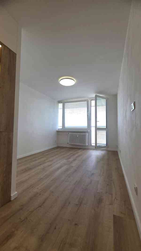 Byt 2+kk s lodžií po kompletní rekonstrukci, celkem 54 m² - foto 13