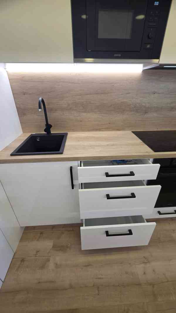 Byt 2+kk s lodžií po kompletní rekonstrukci, celkem 54 m² - foto 9