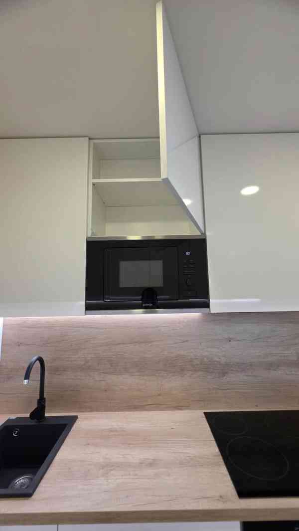 Byt 2+kk s lodžií po kompletní rekonstrukci, celkem 54 m² - foto 11
