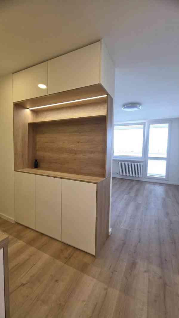 Byt 2+kk s lodžií po kompletní rekonstrukci, celkem 54 m² - foto 8