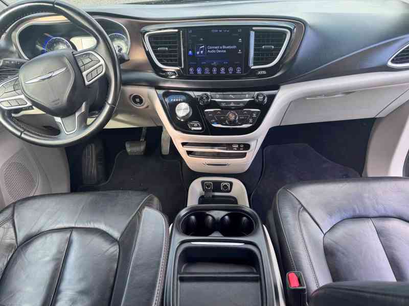 Chrysler Pacifica 3,6 RU Touring L 8 míst 2017 TOP CENA - foto 13