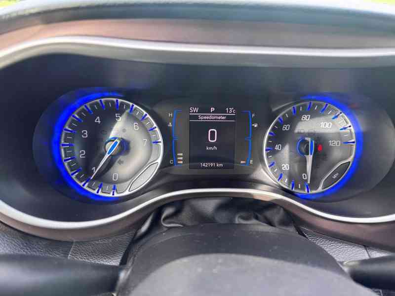 Chrysler Pacifica 3,6 RU Touring L 8 míst 2017 TOP CENA - foto 16