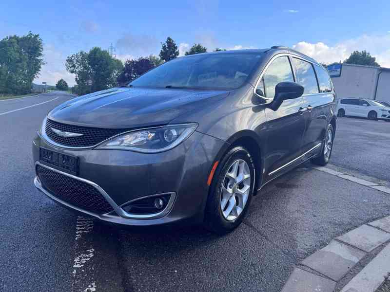 Chrysler Pacifica 3,6 RU Touring L 8 míst 2017 TOP CENA - foto 7