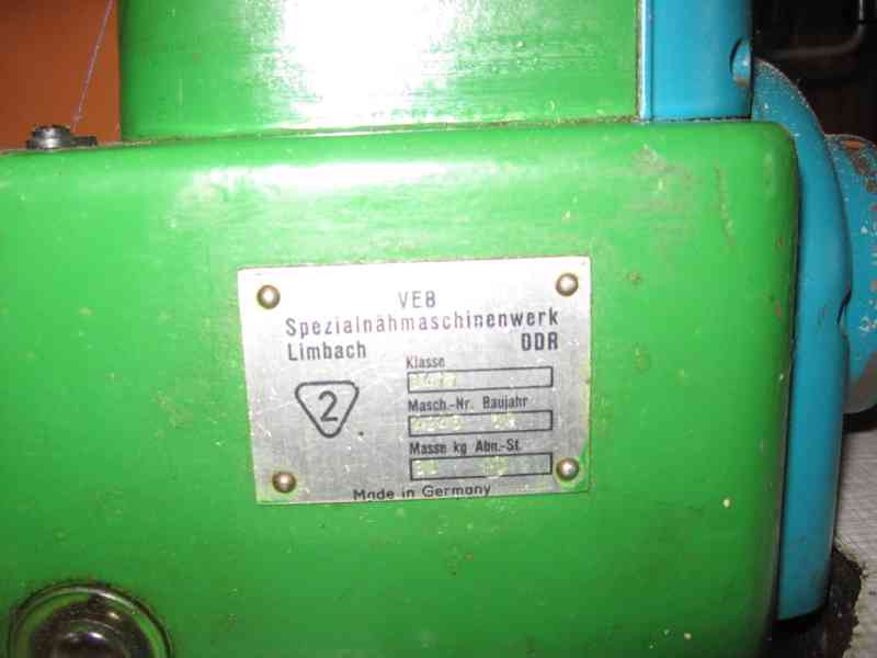 šící průmyslový stroj dvoujehla - foto 2