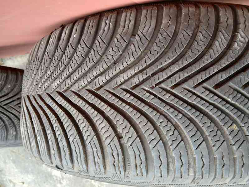 ZIMNÍ PNEU   215/55  R16 - foto 2