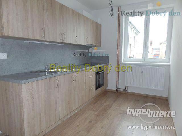 Pronájem 2+1 s balkonem, Nákladní, Opava - foto 1