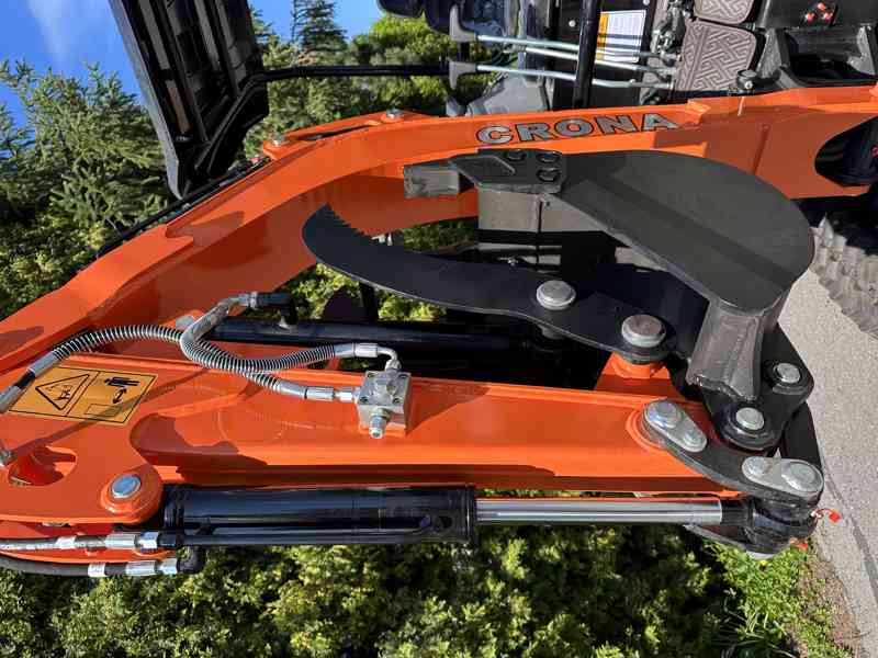 Bagr CRONA CR18 s motorem KUBOTA, mimoosý, RP - foto 3