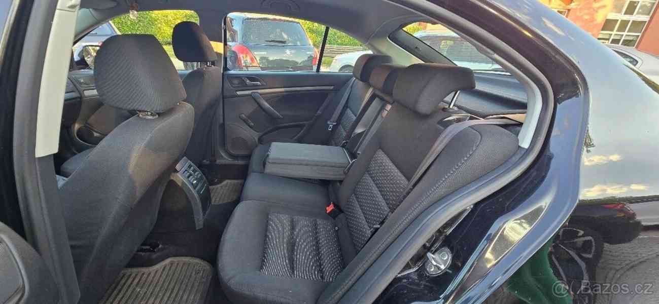 Škoda Octavia 1,6 - foto 6
