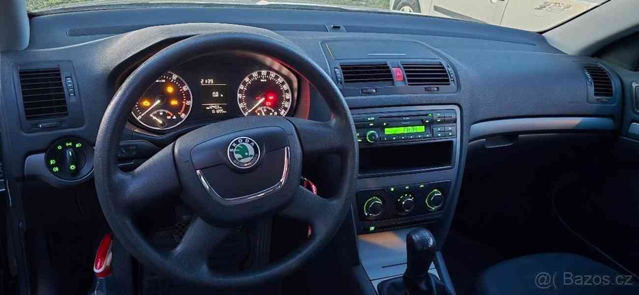 Škoda Octavia 1,6 - foto 10