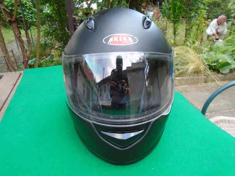 Značková helma přilba na motorku moto Akira M 57-58 cm Japan