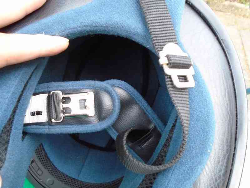 Značková helma přilba na motorku moto Akira M 57-58 cm Japan - foto 12