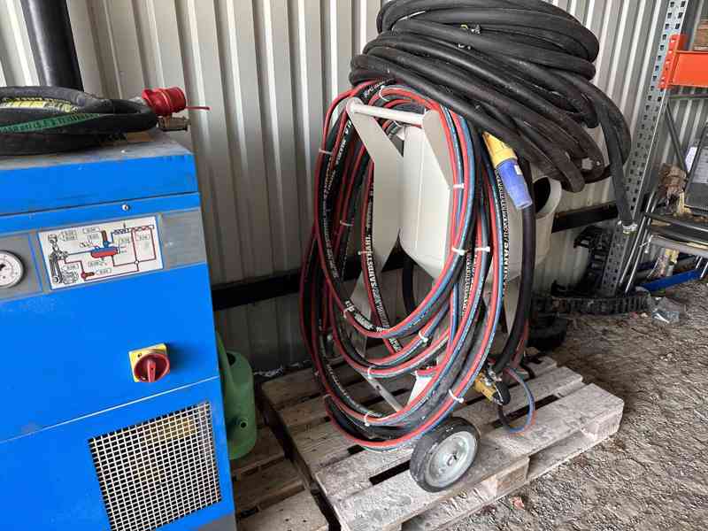 Mobilní pískovačka KOMNINO se šroubovým kompresorem 11kW - foto 2