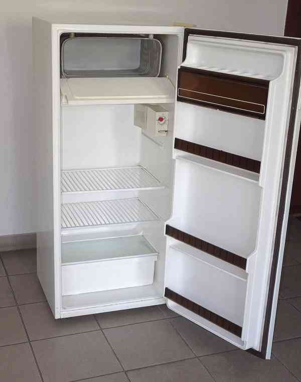 Lednice s menším mrazákem - foto 2