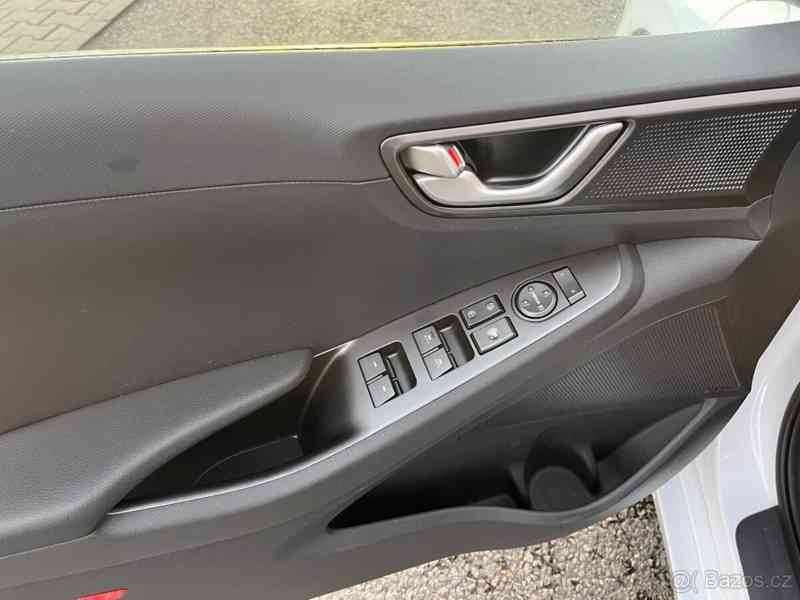 Hyundai IONIQ PHEV Smart 1.6 GDi, 2020/11, 51 000 km, 1. maj - foto 30