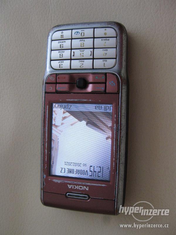 Nokia 3230 - plně funkční mobilní telefon z r.2005 - foto 2