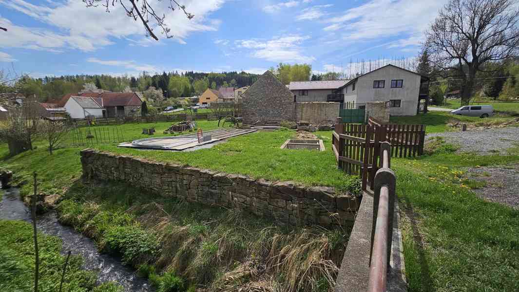 Žijte u Telče v novostavbě domu 360m2 na pozemku 2.800m2  - foto 15