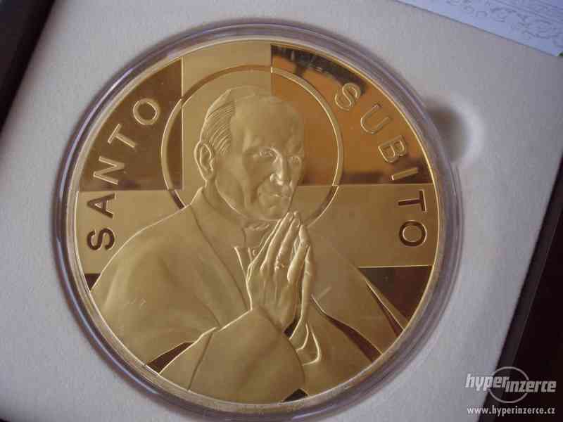 Prodám medaili papeže Jana Pavla II. - foto 3