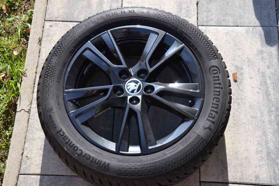 Š.Fabia IV/VW Polo. S.Ibiza -NOVÁ zimní ALU sada 195/55R16 - foto 1