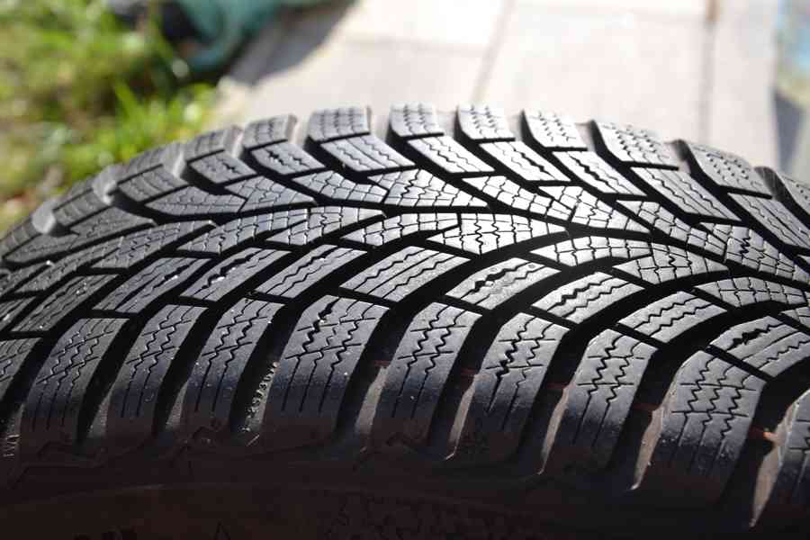 Š.Fabia IV/VW Polo. S.Ibiza -NOVÁ zimní ALU sada 195/55R16 - foto 7