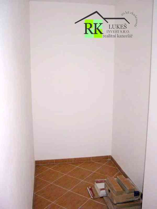 Praha 5 - Stodůlky, byt 2+kk/B. Garáž. stání. - foto 10