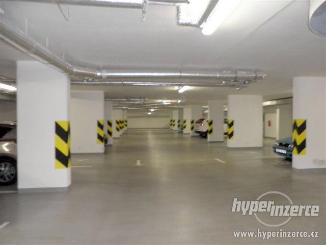Praha 5 - Stodůlky, byt 2+kk/B. Garáž. stání. - foto 12