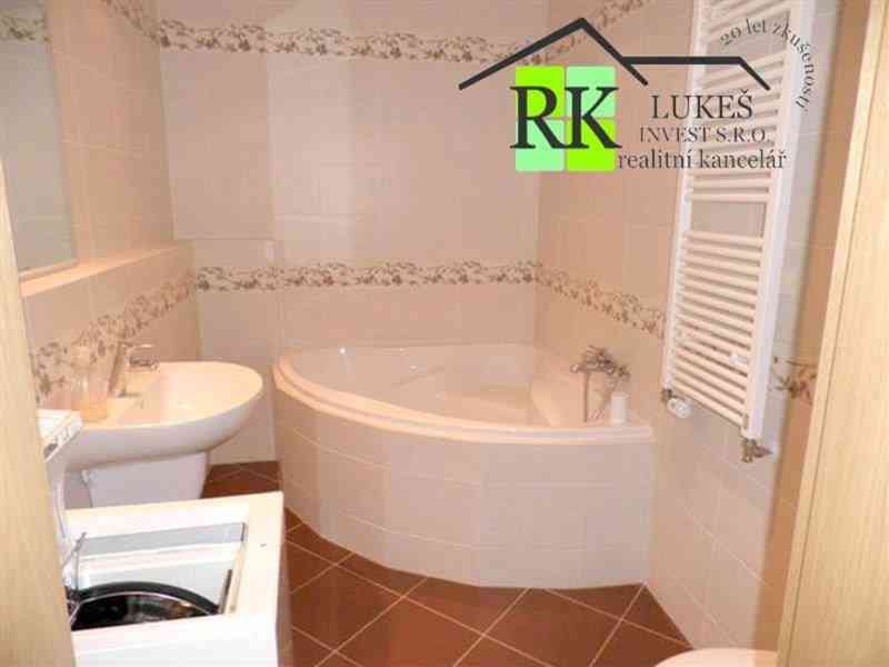 Praha 5 - Stodůlky, byt 2+kk/B. Garáž. stání. - foto 11