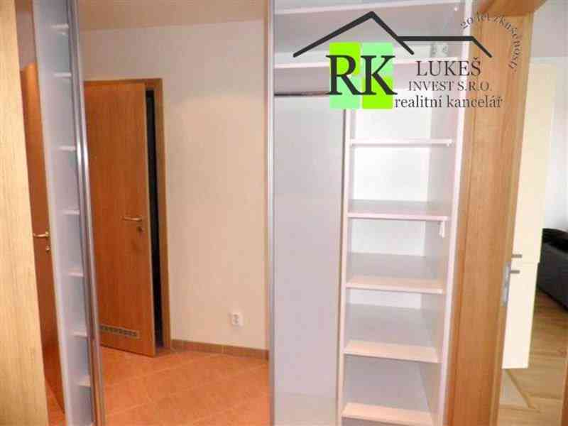 Praha 5 - Stodůlky, byt 2+kk/B. Garáž. stání. - foto 6