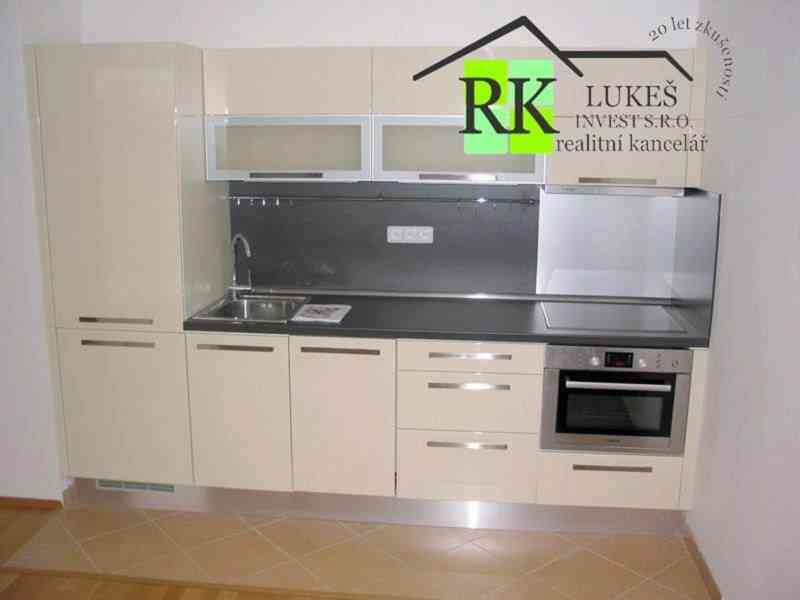 Praha 5 - Stodůlky, byt 2+kk/B. Garáž. stání. - foto 4