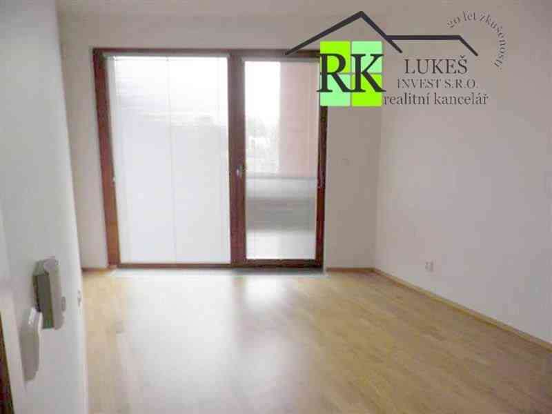 Praha 5 - Stodůlky, byt 2+kk/B. Garáž. stání. - foto 7