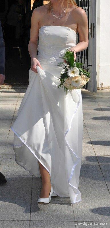 Prodám krásné jednoduché svatební šaty - foto 2