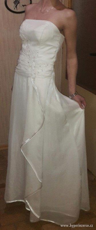 Prodám krásné jednoduché svatební šaty - foto 7