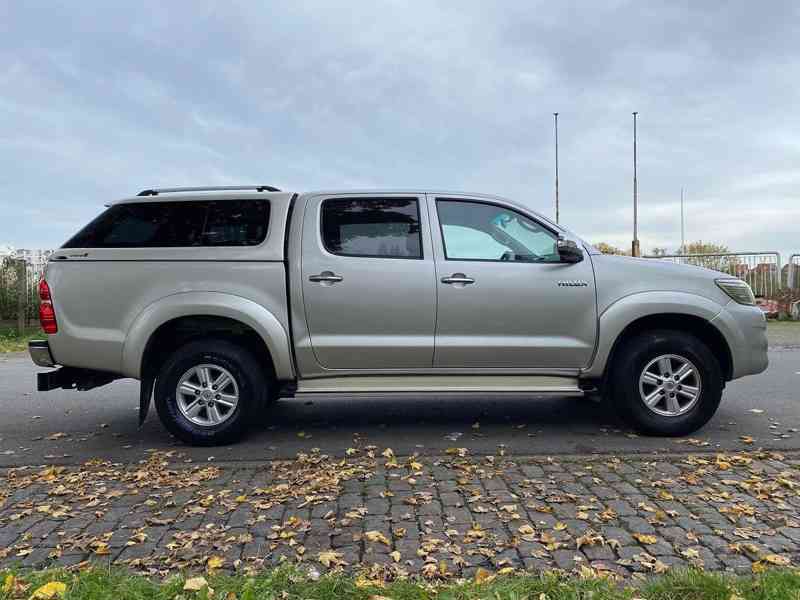 Toyota Hilux 3,0 D4-D Life 4x4  Aut. 126kw - foto 2