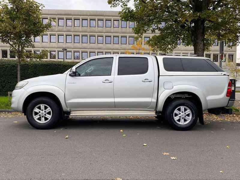 Toyota Hilux 3,0 D4-D Life 4x4  Aut. 126kw - foto 1