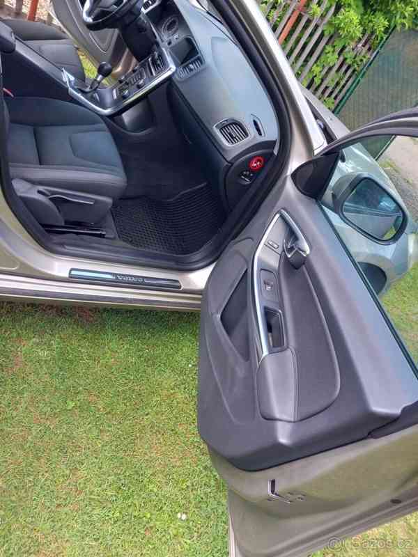 Volvo S60 D3 komplet po servisu - foto 14