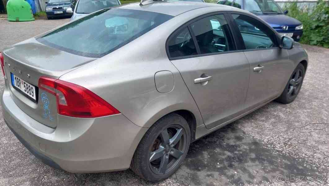 Volvo S60 D3 komplet po servisu - foto 5