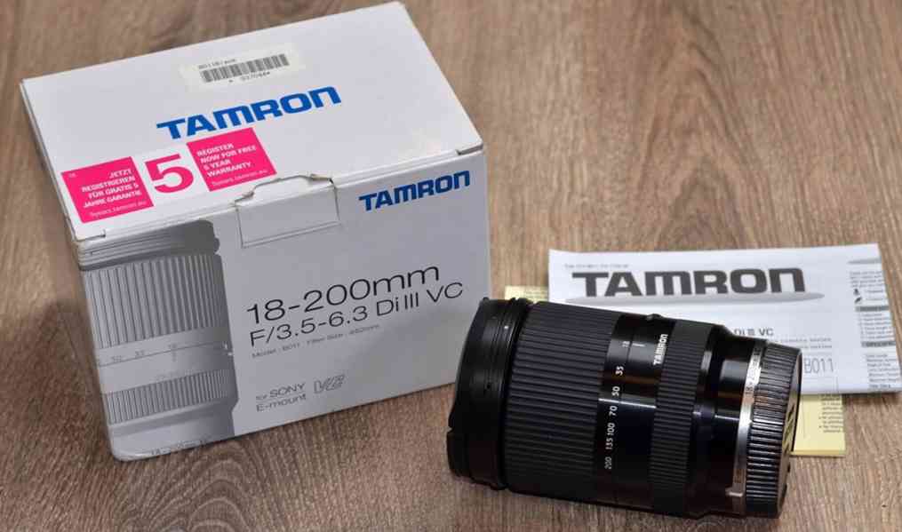 pro Sony E - Tamron AF 18-200mm 3.5-6.3 Di III VC