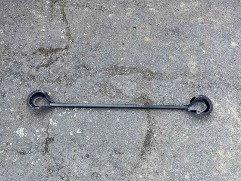 Rozpěrná tyč podběhů FELICIA - foto 3