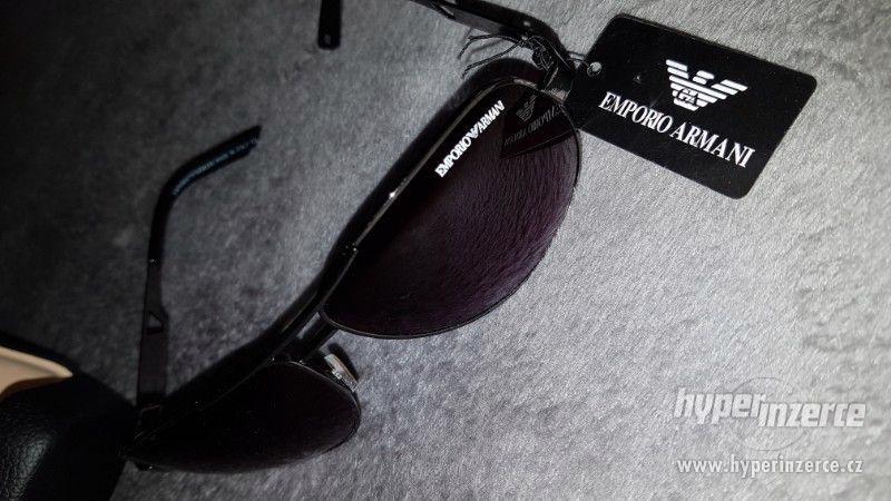 Sluneční brýle Emporio Armani černá - foto 6