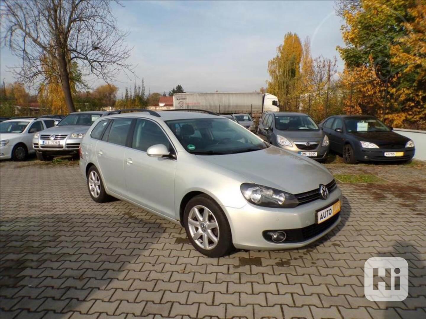 Volkswagen Golf 1,6 TDI KŮŽE,ZIMNÍ KOLA - foto 1